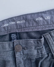 Load image into Gallery viewer, Calvin Klein Trousers W36 L30