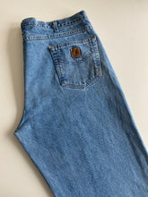 Load image into Gallery viewer, Carhartt Jeans W42 L30