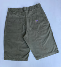 Load image into Gallery viewer, Dickies Shorts W34