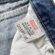 Load image into Gallery viewer, Wrangler Jeans W33 L30