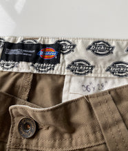 Load image into Gallery viewer, Dickies W36 L28