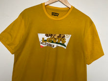 Load image into Gallery viewer, Levi’s t-shirt (L)