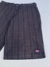 Load image into Gallery viewer, Dickies Shorts W36
