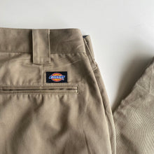 Load image into Gallery viewer, Dickies W35 L33