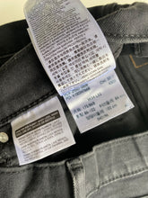 Load image into Gallery viewer, Levi’s 502 W34 L30