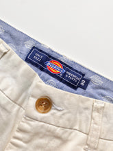 Load image into Gallery viewer, Dickies shorts Off White