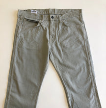 Load image into Gallery viewer, Levi’s 513 Jeans W36 L32