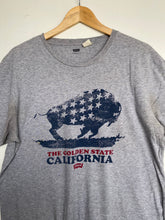 Load image into Gallery viewer, Levi’s t-shirt (L)