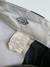 Load image into Gallery viewer, Dickies Shorts W31