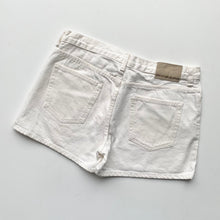 Load image into Gallery viewer, 00s DKNY Shorts W32