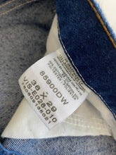 Load image into Gallery viewer, Wrangler Jeans W36 L29