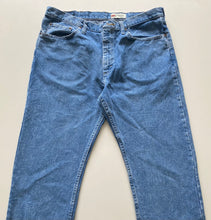 Load image into Gallery viewer, Wrangler Jeans W36 L29