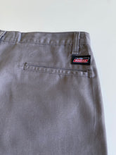 Load image into Gallery viewer, Dickies Shorts W40