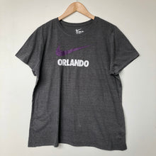 Load image into Gallery viewer, Nike t-shirt (L)